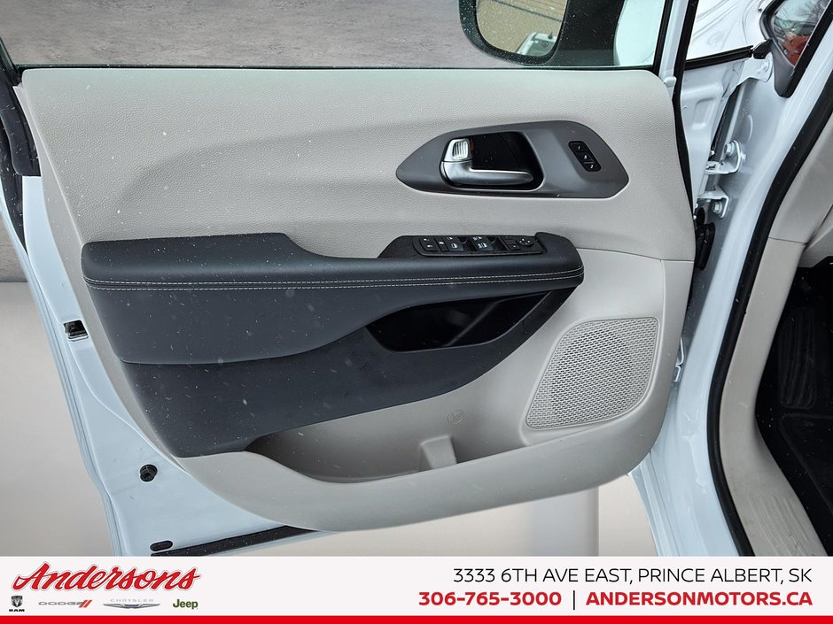 2023 Chrysler Pacifica Touring L 3.6L Pentastar V6 / AWD / Dual Power Sliding Doors & Power Liftgate