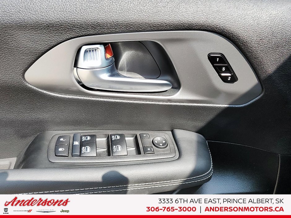 2025 Chrysler Pacifica SELECT AWD