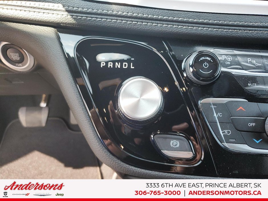 2025 Chrysler Pacifica SELECT AWD