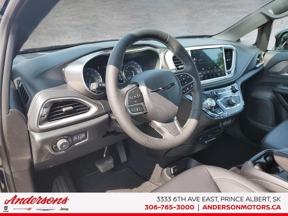 2025 Chrysler Pacifica SELECT AWD