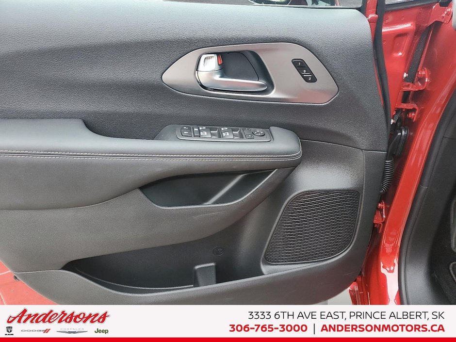2026 Chrysler PACIFICA SELECT AWD Uconnect Theater / 360 Camera / Premium Alpine Sound