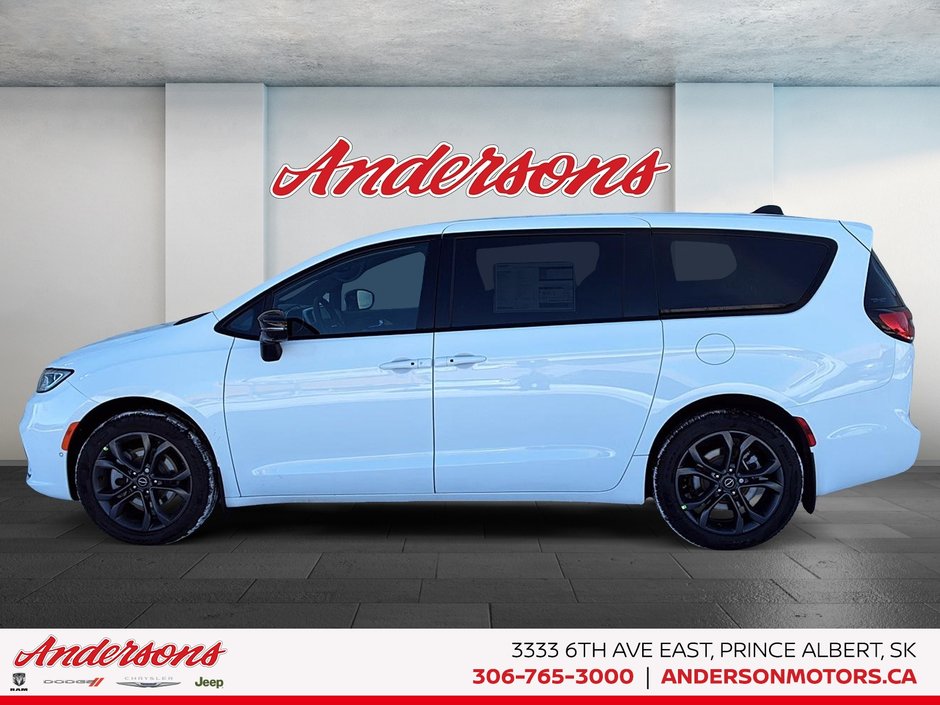 2026 Chrysler Pacifica SELECT AWD 3.6L Pentastar V6 AWD / 100th Anniversary Edition / Uconnect Theater Family Group II