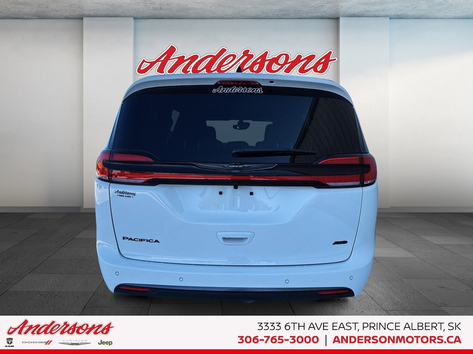 2026 Chrysler Pacifica SELECT AWD 3.6L Pentastar V6 AWD / 100th Anniversary Edition / Uconnect Theater Family Group II