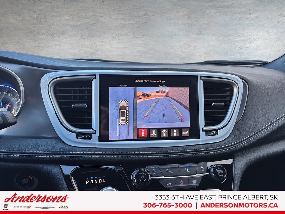 2026 Chrysler Pacifica SELECT AWD 3.6L Pentastar V6 AWD / 100th Anniversary Edition / Uconnect Theater Family Group II