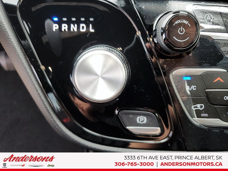 2027 Chrysler Pacifica SELECT AWD Parksense / Rear HVAC / Heated Seats