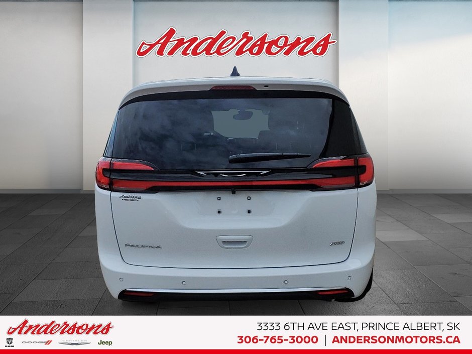 2027 Chrysler Pacifica SELECT AWD Parksense / Rear HVAC / Heated Seats