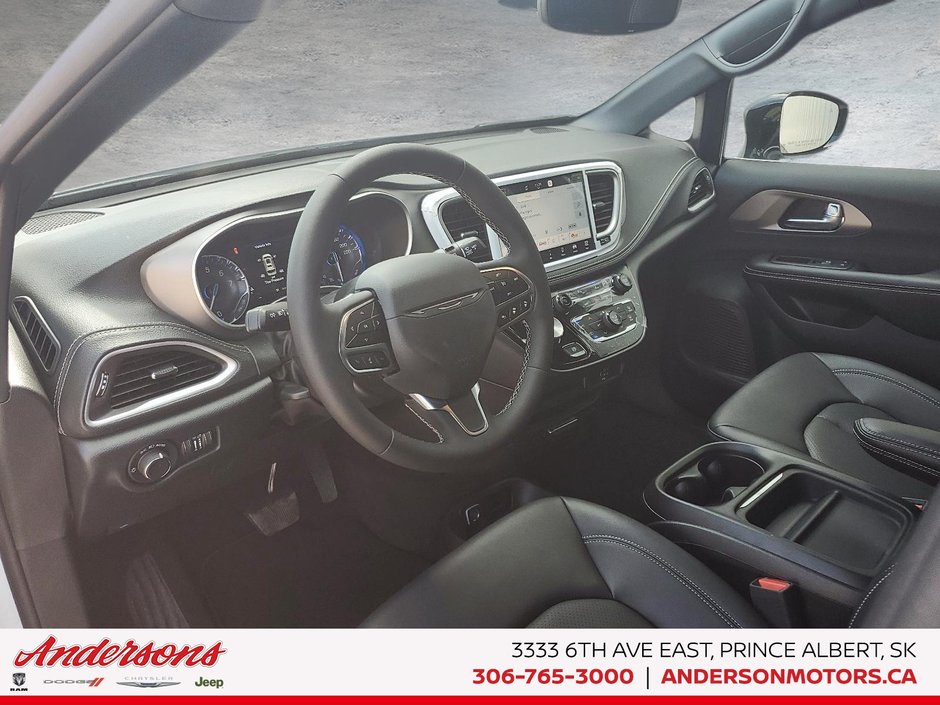 2027 Chrysler Pacifica Select Parksense / Rear HVAC / Heated Seats