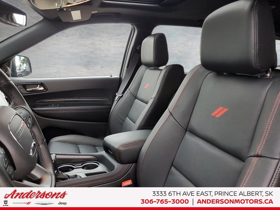 2026 Dodge Durango PLUS Blacktop Package / Heated & Ventilated Seats / AWD