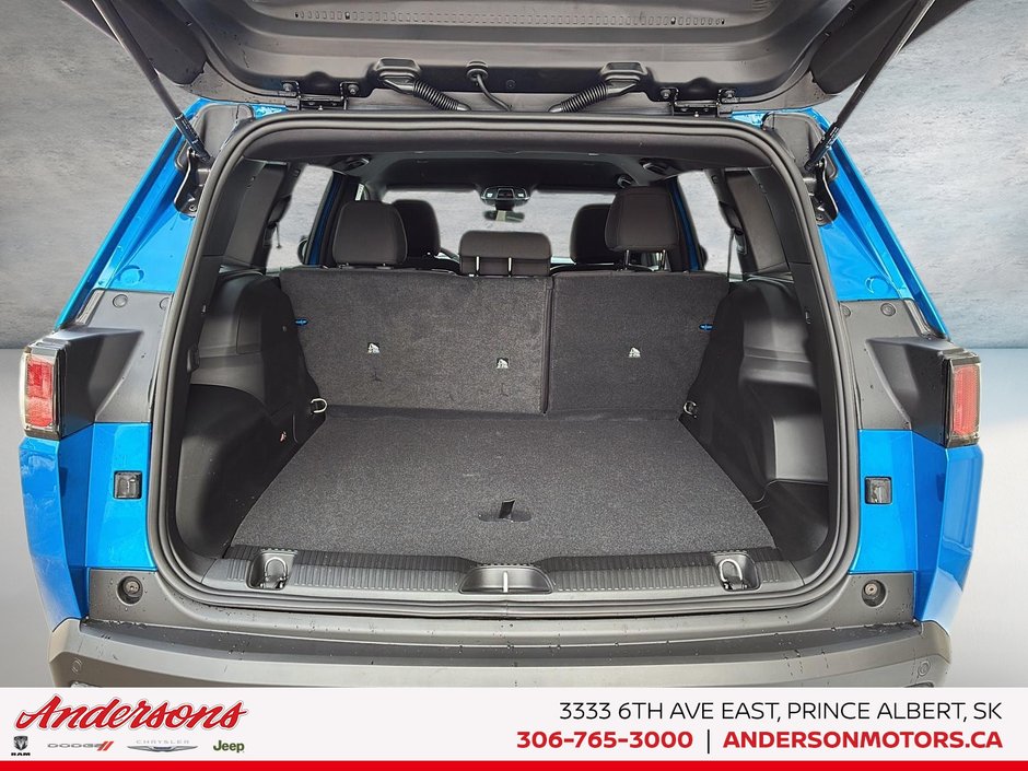 2026 Jeep Cherokee LAREDO Hybrid / Heated Seats & Steering Wheel / All-weather Floor Mats