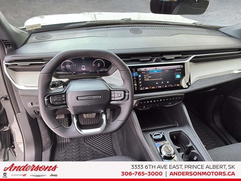 2026 Jeep Cherokee LAREDO Hybrid / Heated Seats & Steering Wheel / All-weather Floor Mats