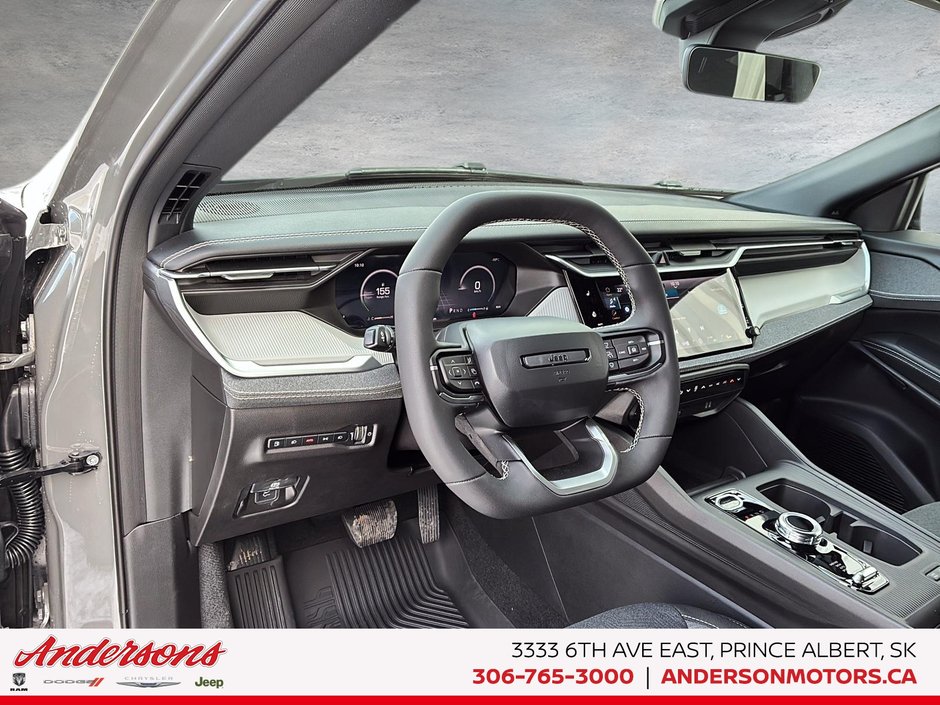 2026 Jeep Cherokee LAREDO Hybrid / Heated Seats & Steering Wheel / All-weather Floor Mats