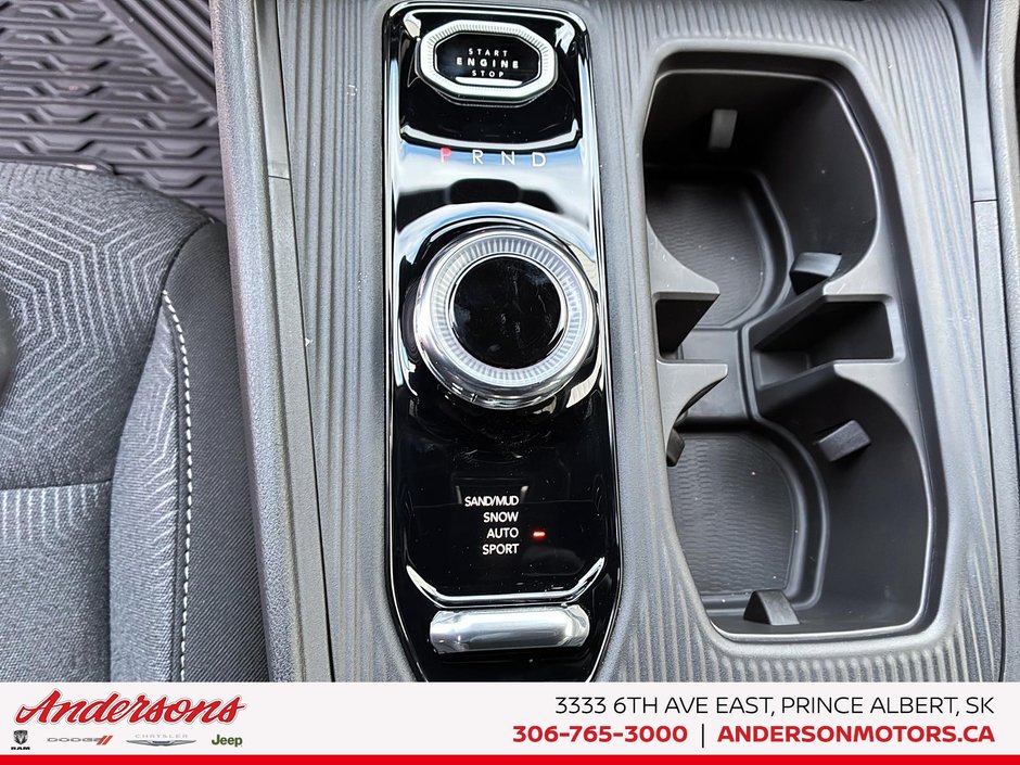 2026 Jeep Cherokee LAREDO Hybrid / Heated Seats & Steering Wheel / All-weather Floor Mats