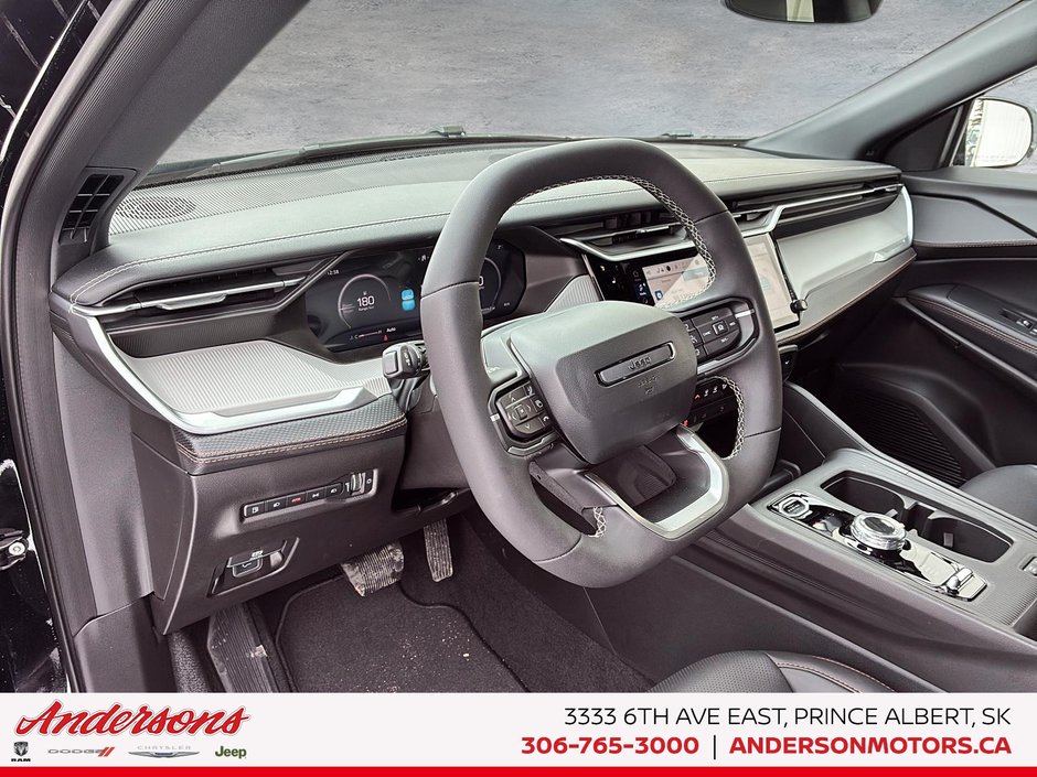 2026 Jeep Cherokee LIMITED Hybrid / Uconnect 5 with 12.3–inch display