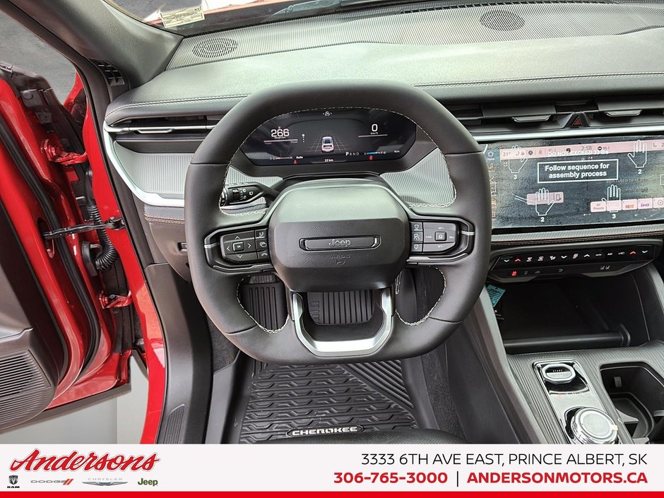 2026 Jeep Cherokee LIMITED Hybrid / Panoramic Sunroof / Trailer Tow Group