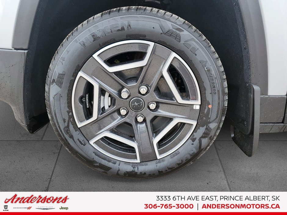 2026 Jeep Cherokee LAREDO Turbo Hybrid / Heated Seats & Wheel /  Up To 800km Range