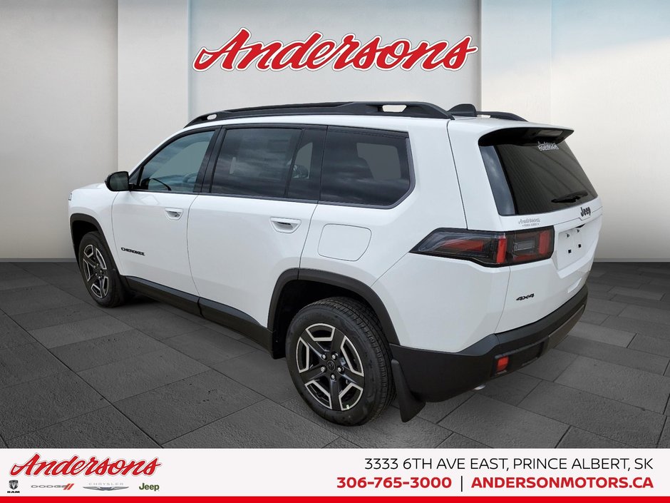2026 Jeep Cherokee Laredo Hybrid / SelecTerrain / ParkSense