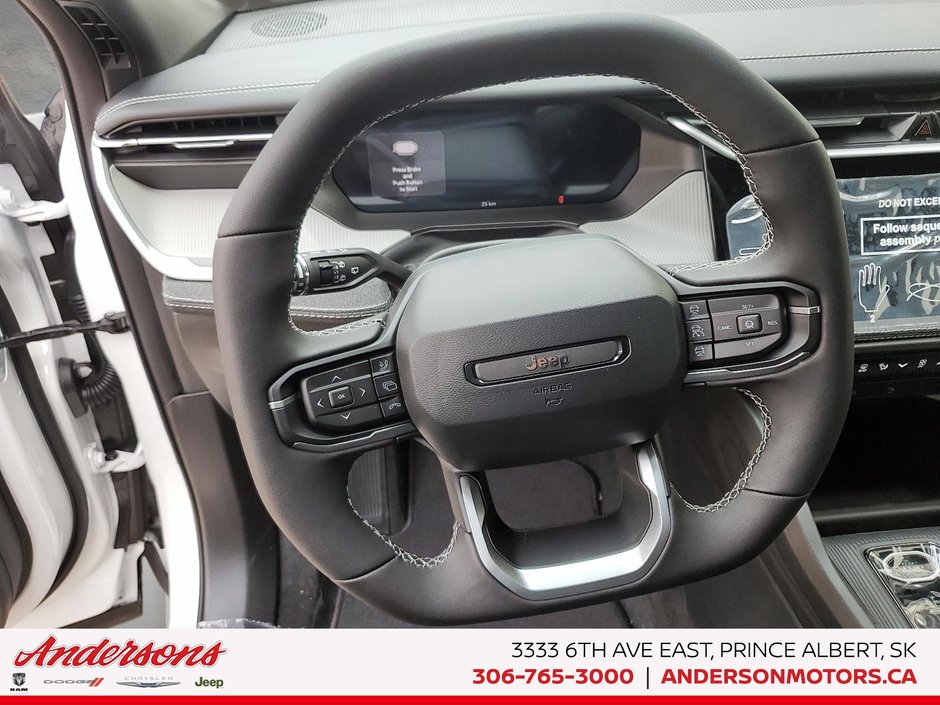2026 Jeep Cherokee Laredo Hybrid / SelecTerrain / ParkSense