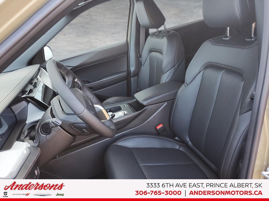 2026 Jeep Cherokee LIMITED Hyrbid / Full Safety Suite / Heated Seats & Steering