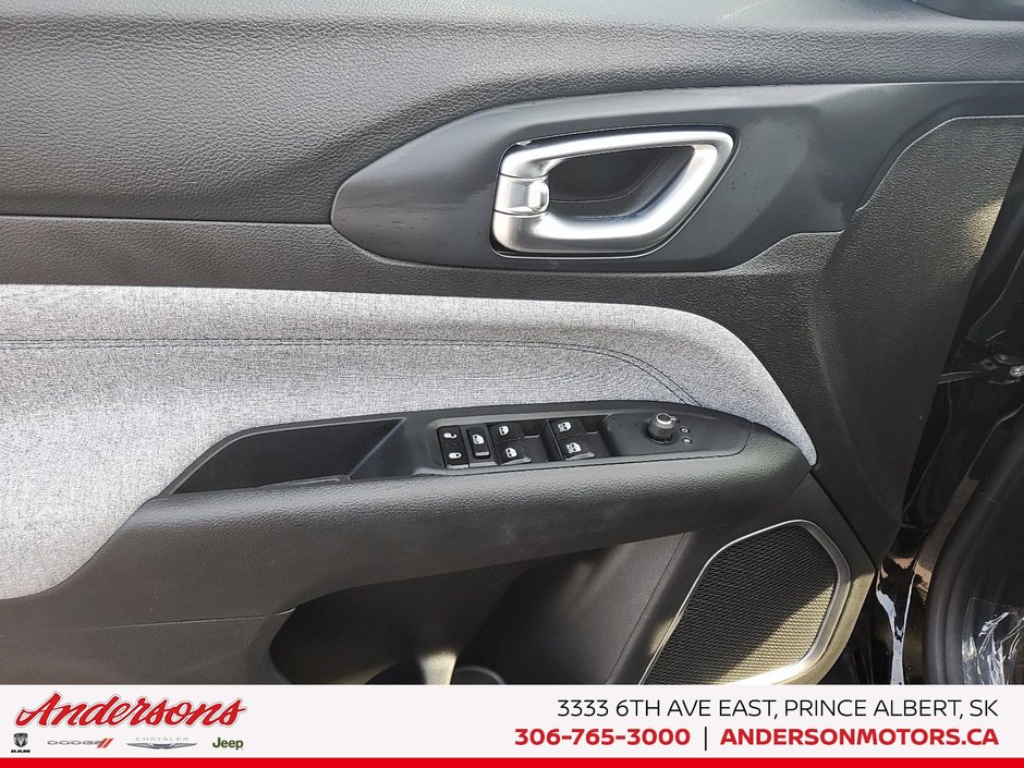 2025 Jeep Compass SPORT 8.4-Inch Display / Selec-Terrain / Heated Seats