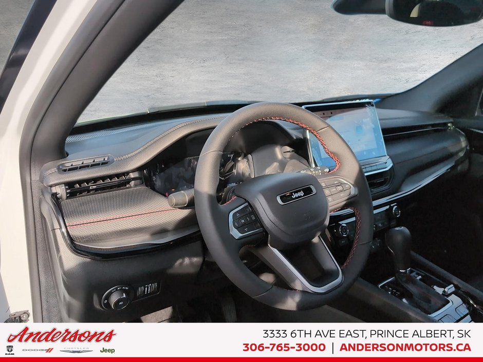 2026 Jeep Compass TRAILHAWK Sunroof / Trailer Tow Group / Premium Alpine Sound