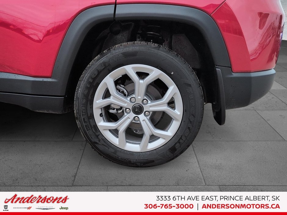 2026 Jeep Compass NORTH Convenience Group / 10.1