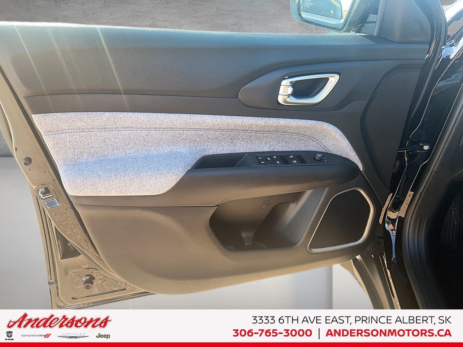 2026 Jeep Compass NORTH Altitude Package / Trailer Tow / Heated Seats & Steering