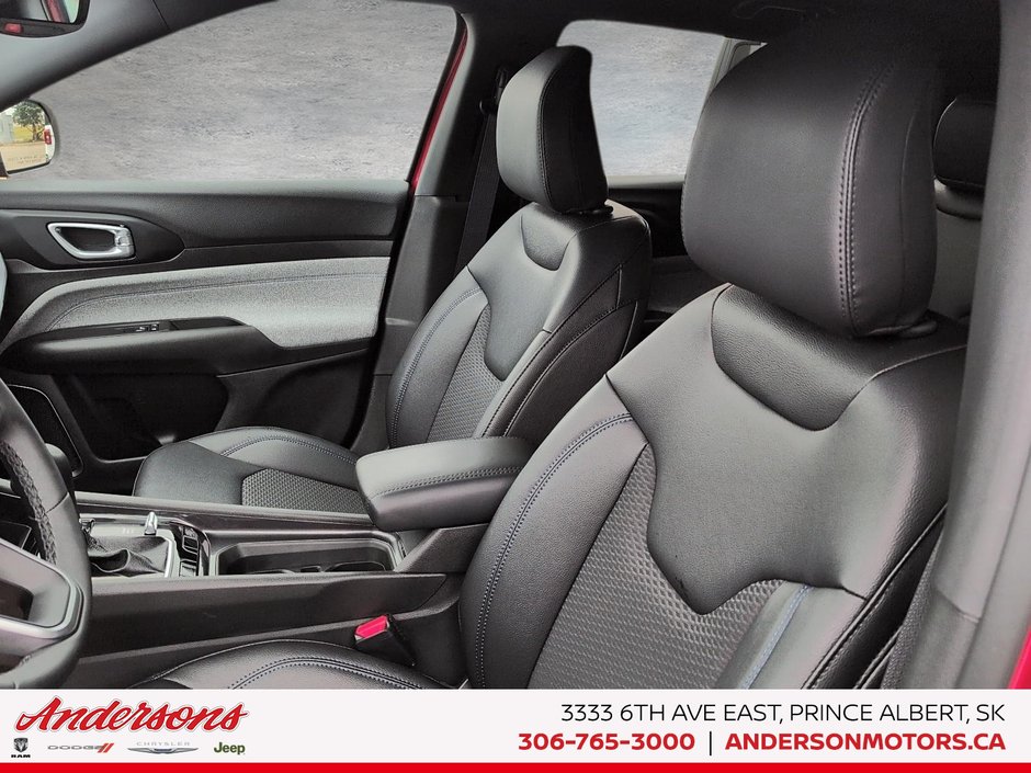 2026 Jeep Compass NORTH Heated Seats & Steering Wheel / Remote Start / Proximity Entry