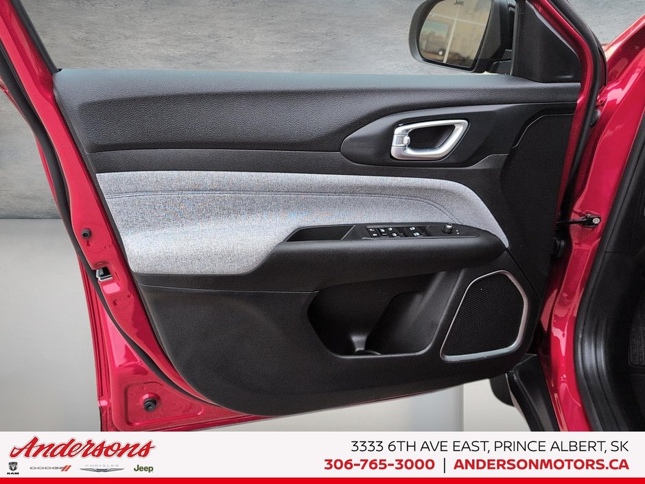 2026 Jeep Compass NORTH Heated Seats & Steering Wheel / Remote Start / Proximity Entry