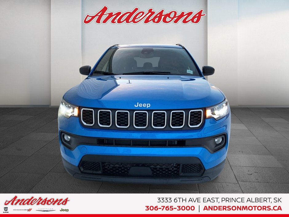 2026 Jeep Compass NORTH Heated Seats & Wheel / 10.1-Inch Uconnect NAV