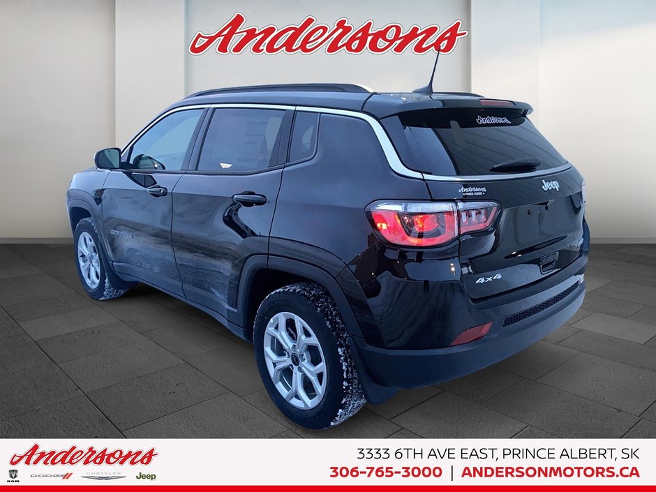 2026 Jeep Compass NORTH Heated Seats & Wheel / 10.1-Inch Uconnect NAV