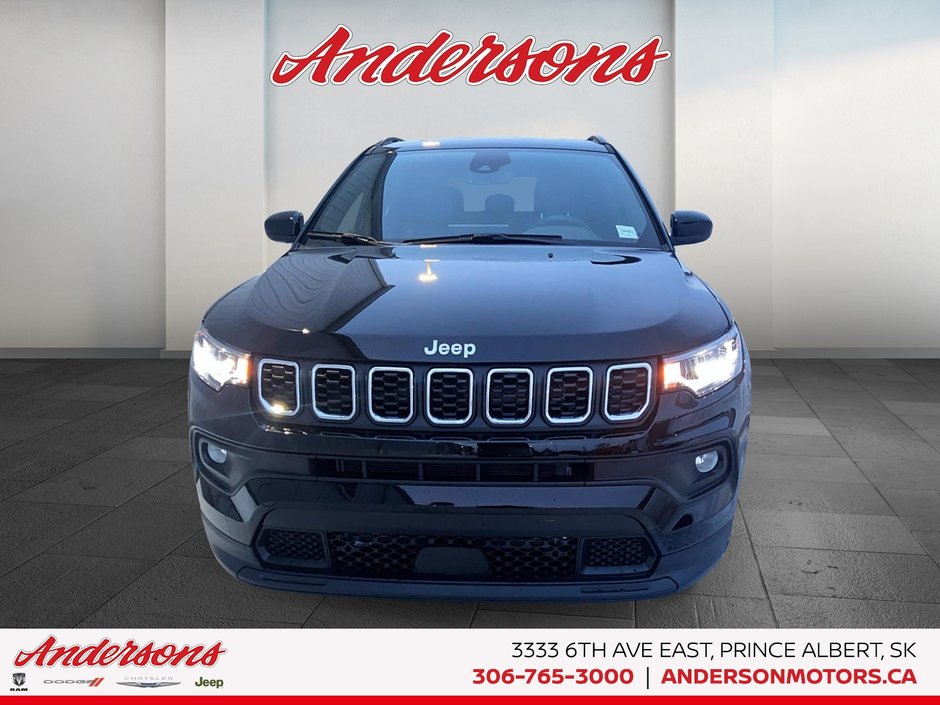 2026 Jeep Compass NORTH Heated Seats & Wheel / 10.1-Inch Uconnect NAV