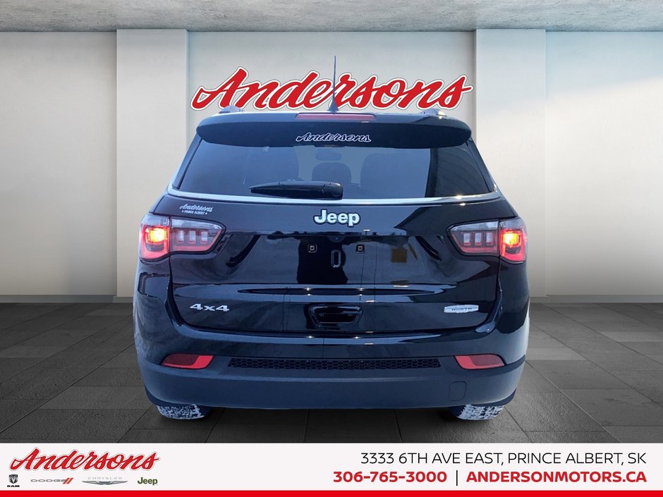 2026 Jeep Compass NORTH Heated Seats & Wheel / 10.1-Inch Uconnect NAV