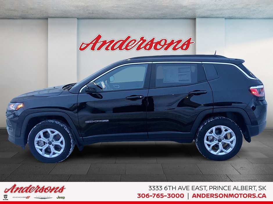 2026 Jeep Compass NORTH Heated Seats & Wheel / 10.1-Inch Uconnect NAV