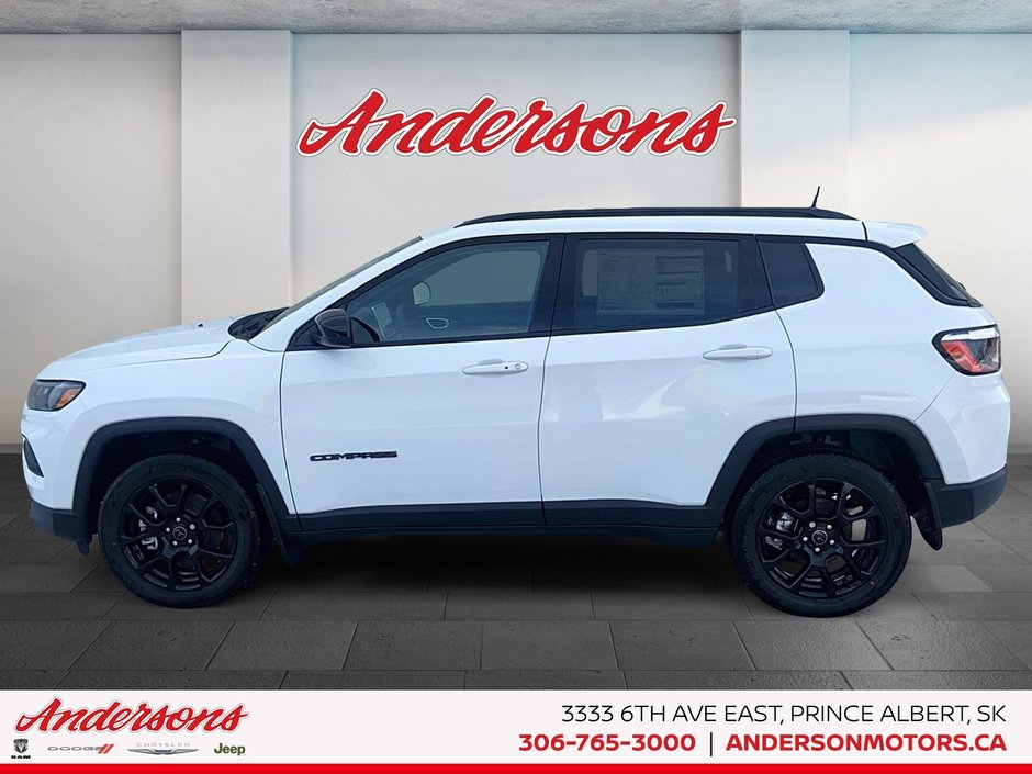 2026 Jeep Compass NORTH Altitude Special Edition / Dual-Pane Panoramic Sunroof / 10.1-Inch Uconnect NAV
