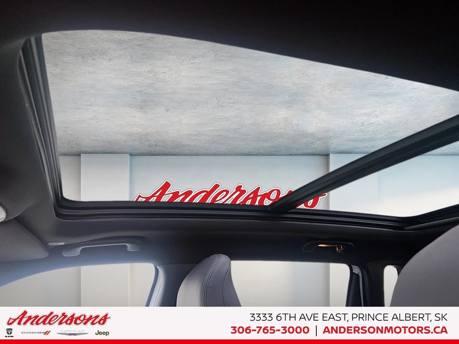2026 Jeep Compass NORTH Altitude Special Edition / Dual-Pane Panoramic Sunroof / 10.1-Inch Uconnect NAV