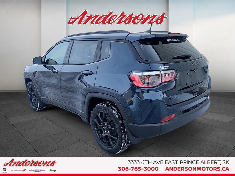 2026 Jeep Compass NORTH Altitude Special Edition / Dual-Pane Panoramic Sunroof / 10.1-Inch Uconnect NAV