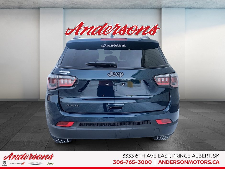 2026 Jeep Compass NORTH Altitude Special Edition / Dual-Pane Panoramic Sunroof / 10.1-Inch Uconnect NAV