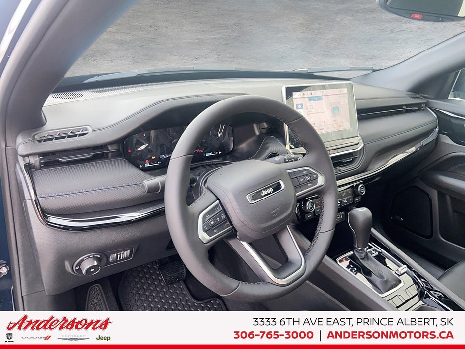 2026 Jeep Compass NORTH Altitude Special Edition / Dual-Pane Panoramic Sunroof / 10.1-Inch Uconnect NAV