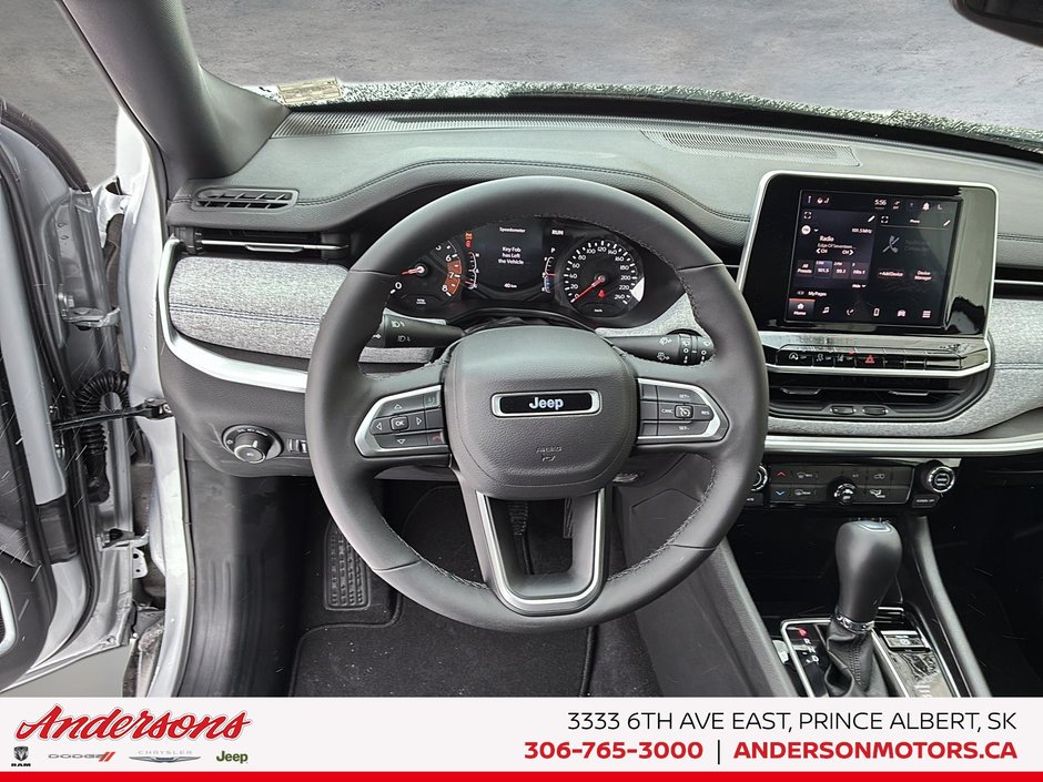 2026 Jeep Compass NORTH Heated Seats & Steering Wheel / Blind–Spot Monitoring