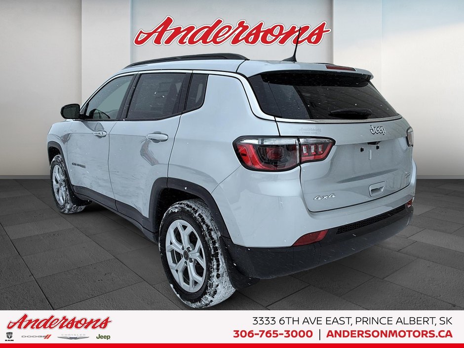 2026 Jeep Compass NORTH Heated Seats & Steering Wheel / Blind–Spot Monitoring