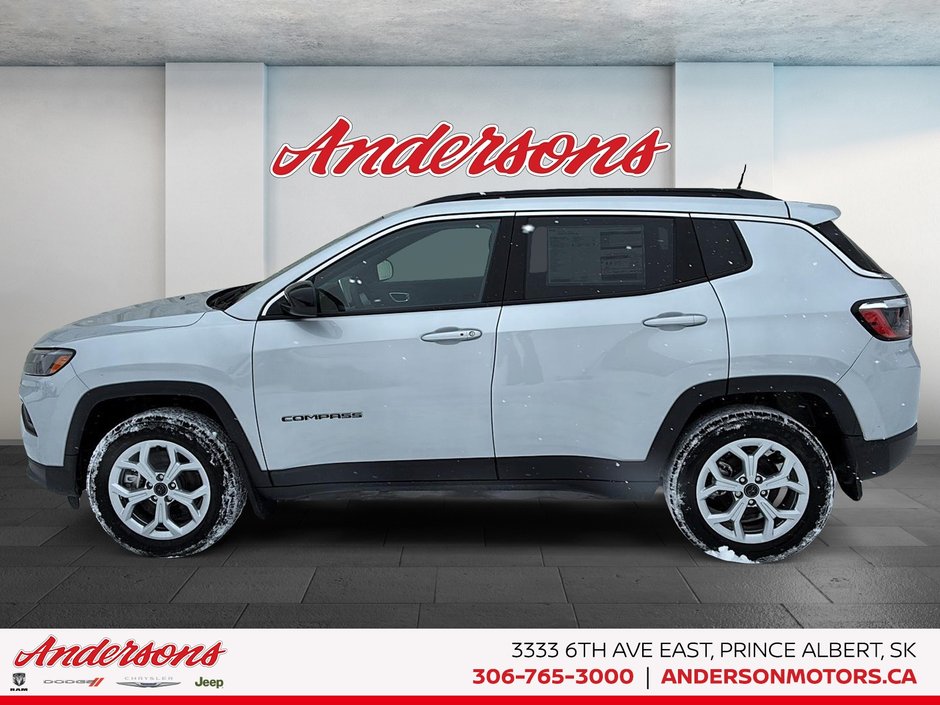 2026 Jeep Compass NORTH Heated Seats & Steering Wheel / Blind–Spot Monitoring