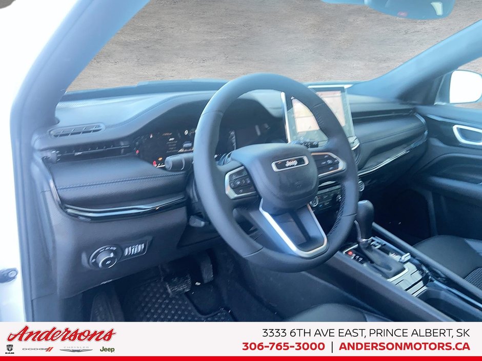 2026 Jeep Compass NORTH Altitude Special Edition / Dual-Pane Panoramic Sunroof / 10.1-Inch Uconnect NAV