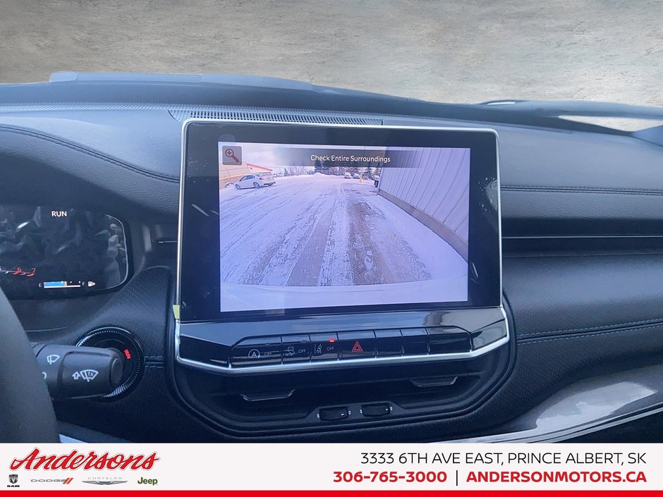 2026 Jeep Compass NORTH Altitude Special Edition / Dual-Pane Panoramic Sunroof / 10.1-Inch Uconnect NAV