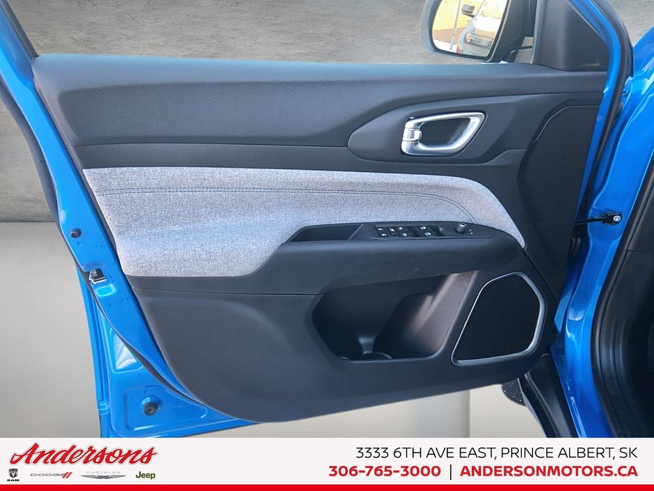 2026 Jeep Compass NORTH Heated Seats & Steering Wheel / Blind–Spot Monitoring