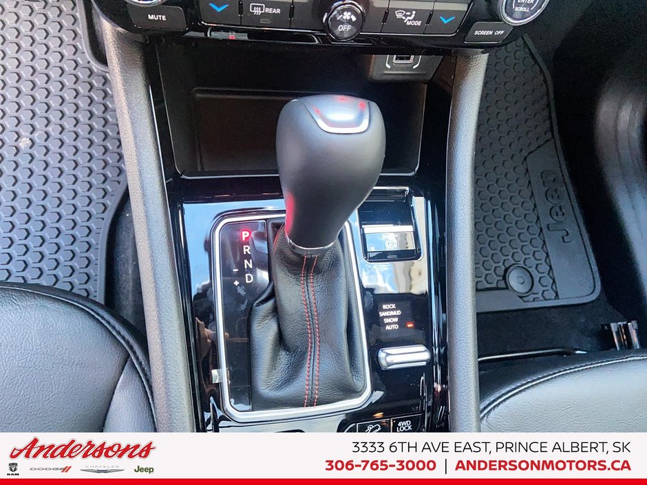 2026 Jeep Compass TRAILHAWK Panoramic Sunroof / Alpine Stereo / Trailer Tow Group