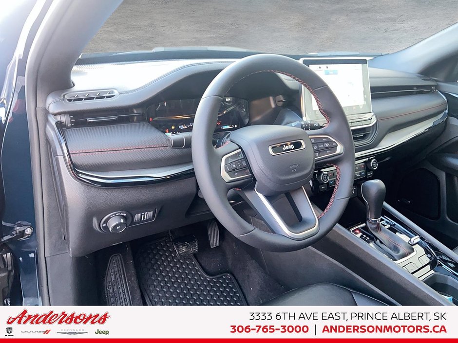 2026 Jeep Compass TRAILHAWK Panoramic Sunroof / Alpine Stereo / Trailer Tow Group