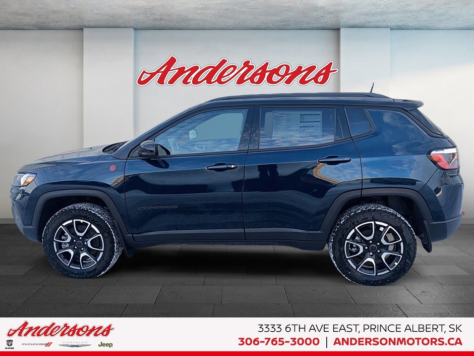 2026 Jeep Compass TRAILHAWK Panoramic Sunroof / Alpine Stereo / Trailer Tow Group