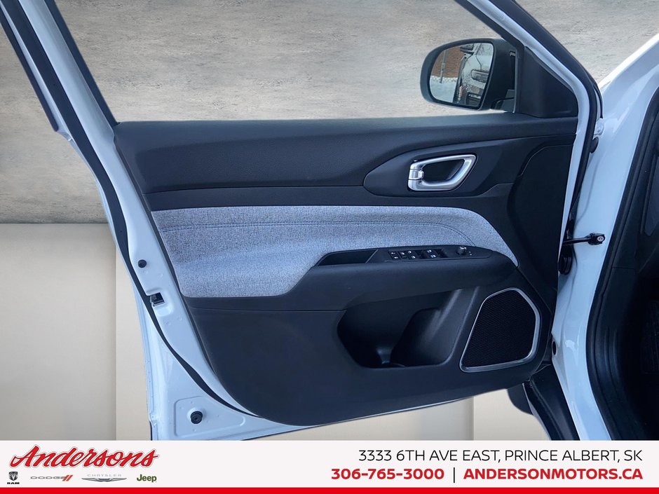 2026 Jeep Compass NORTH Heated Seats & Wheel / 10.1-Inch Uconnect NAV