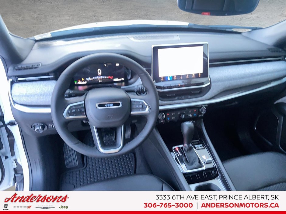 2026 Jeep Compass NORTH Heated Seats & Wheel / 10.1-Inch Uconnect NAV