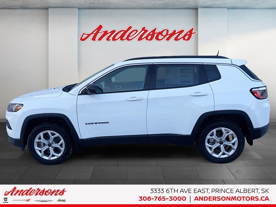 2026 Jeep Compass NORTH Heated Seats & Wheel / 10.1-Inch Uconnect NAV